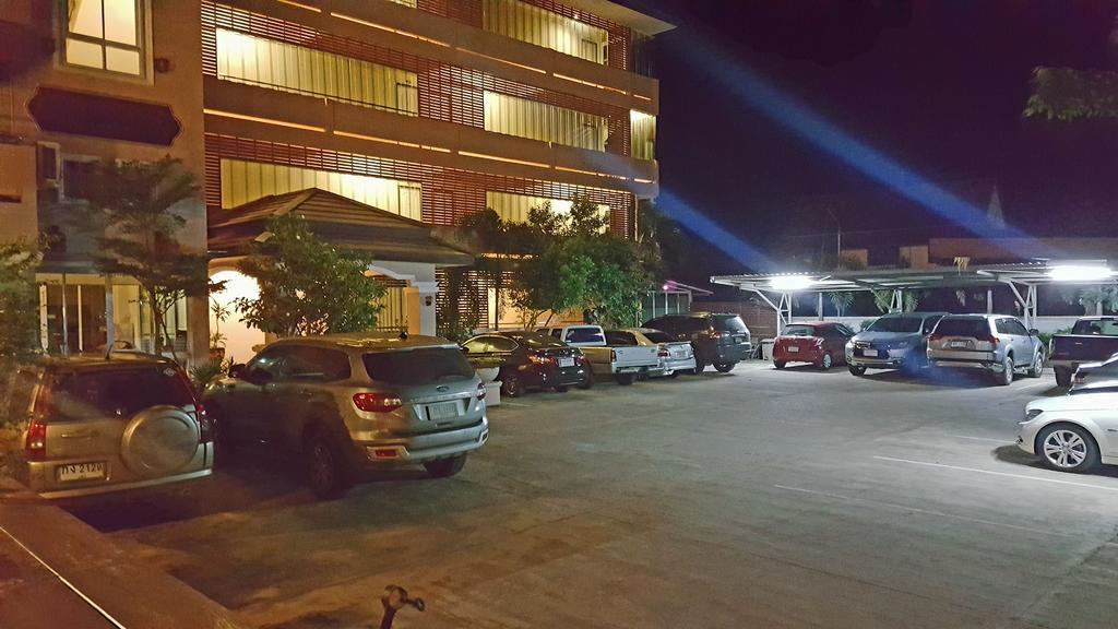 Baan Sanpoom Otel Phitsanulok Dış mekan fotoğraf