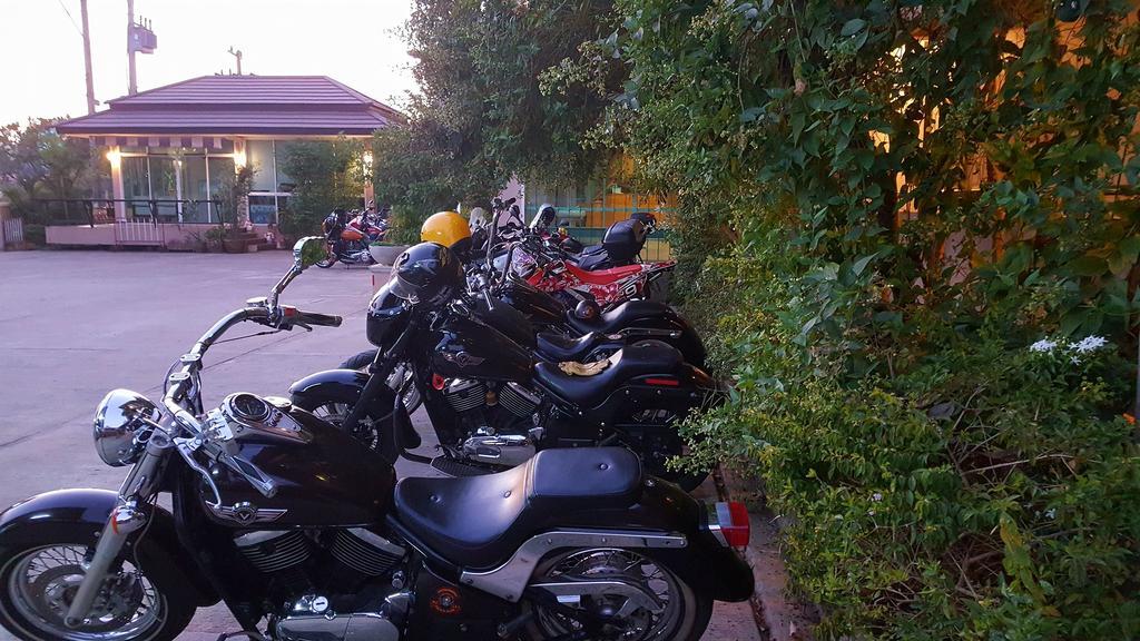 Baan Sanpoom Otel Phitsanulok Dış mekan fotoğraf